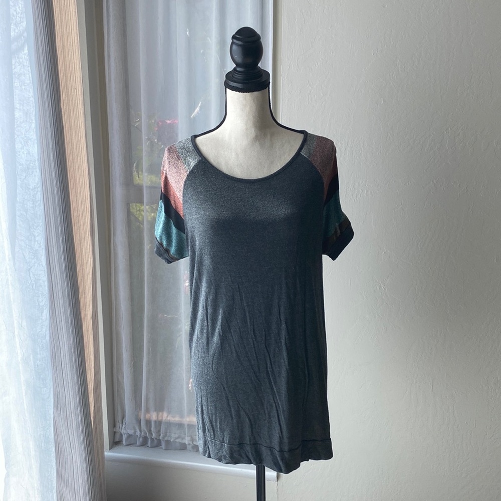 Casual short sleeve raglan top grey with pastel color block sleeves size XL